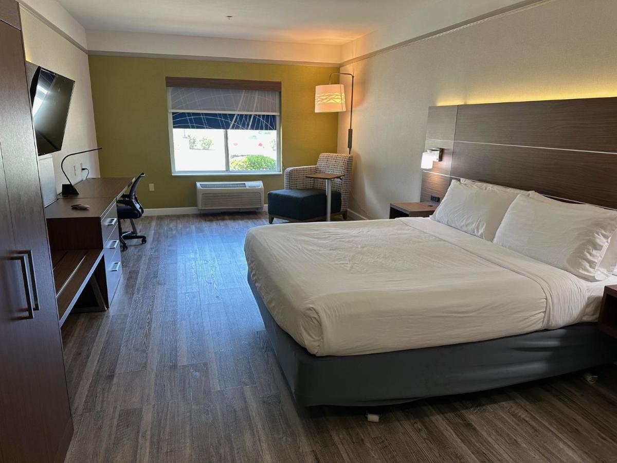 Holiday Inn Express Hotel & Suites San Dimas By Ihg Exterior photo