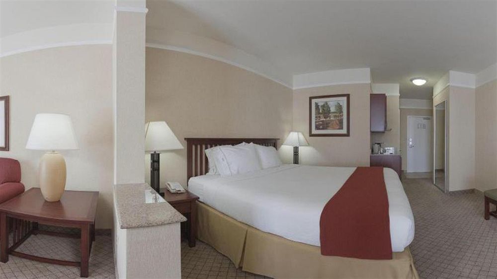 Holiday Inn Express Hotel & Suites San Dimas By Ihg Exterior photo